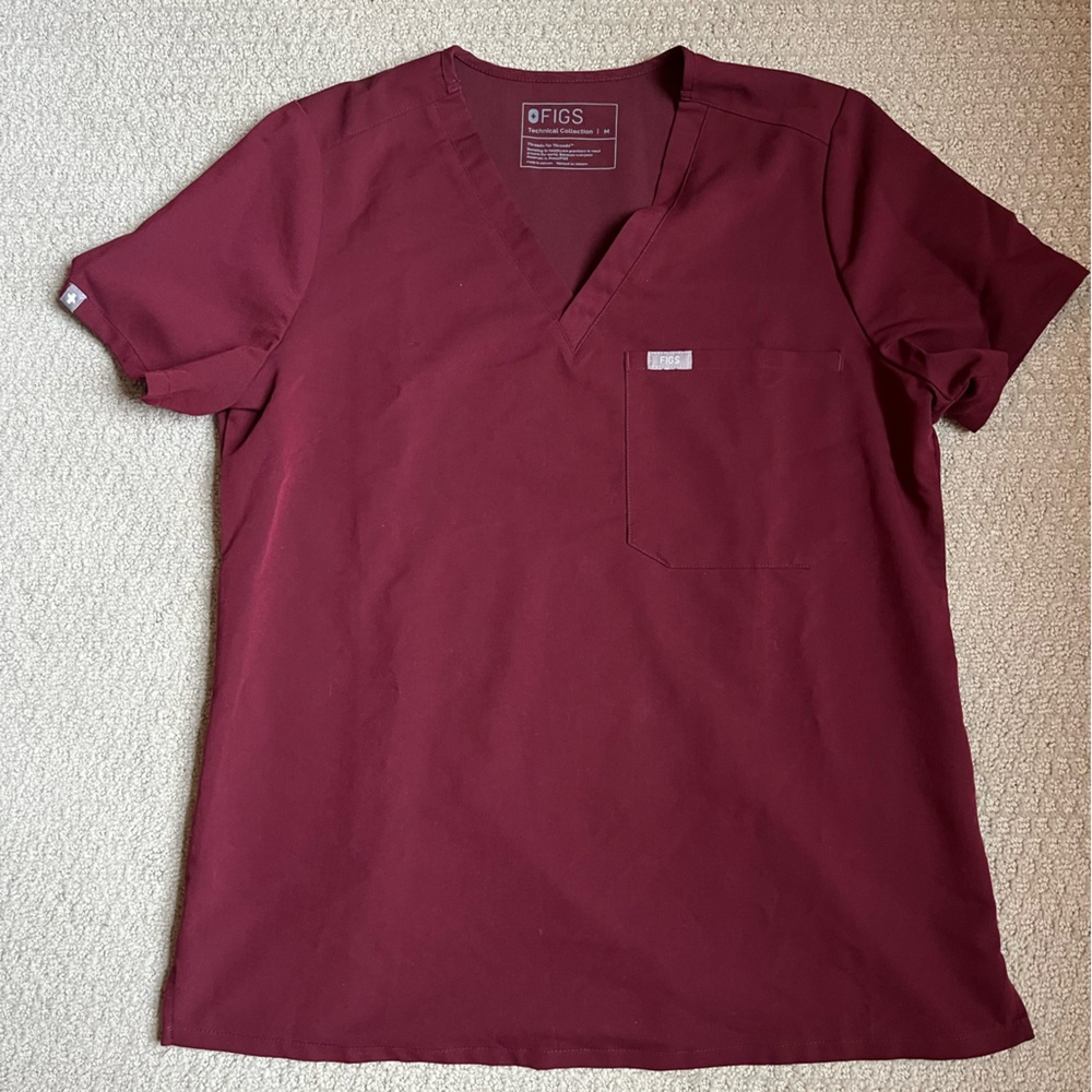 FIGS SCRUB TOP